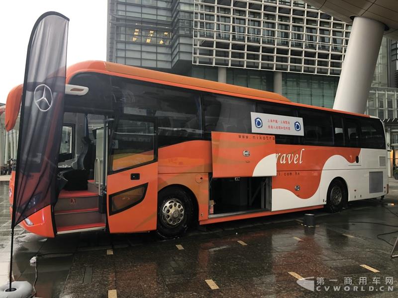 申龍SLK6116HKB歐六柴油客車，全部采用奔馳底盤